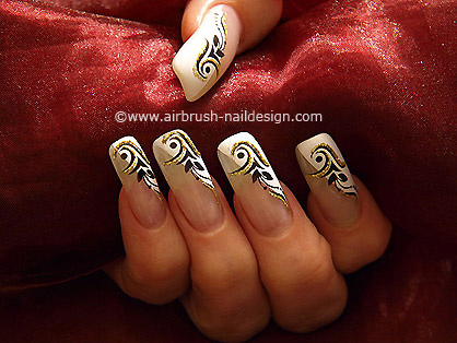 Fingernagel Ornamentmotiv mit Airbrush-Farben - Airbrush Nailart Motiv 067