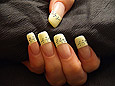  Diseños de uñas con pintura en pastel amarillo - Aerografía Motivo 077